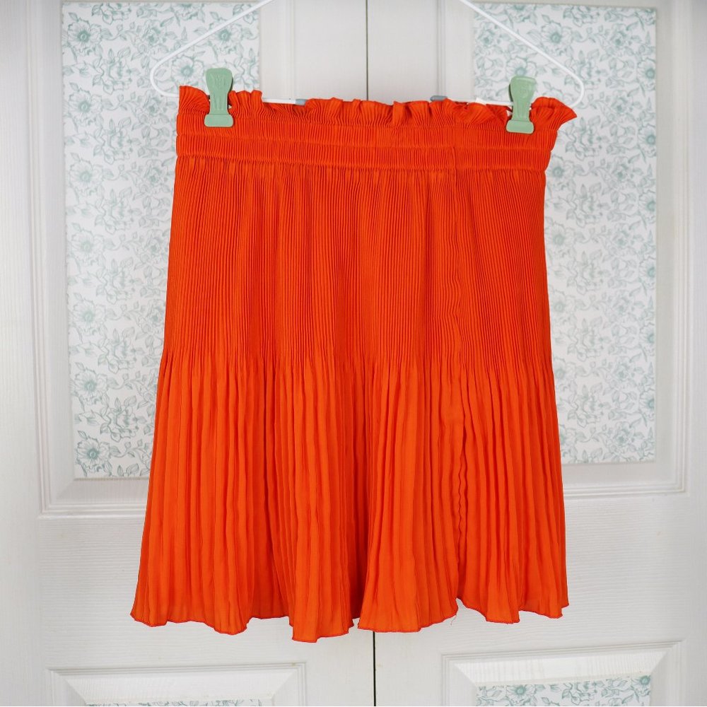H&M pleated skirt
